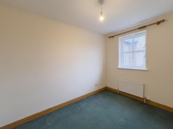2 bed Terraced to rent Image 10