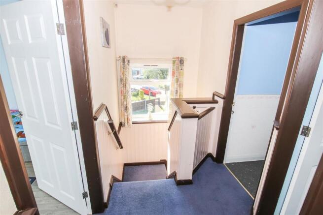 FIRST FLOOR LANDING