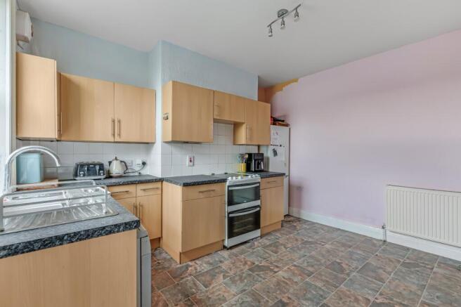 3 bed Terraced for sale Image 5