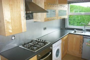 FITTED KITCHEN