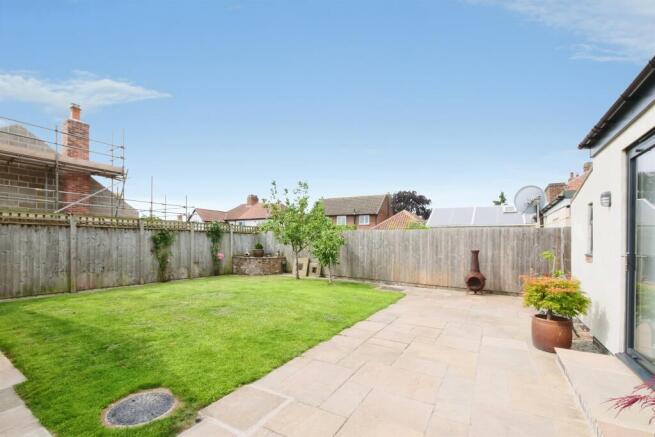 5 bed Detached Bungalow for sale Image 12
