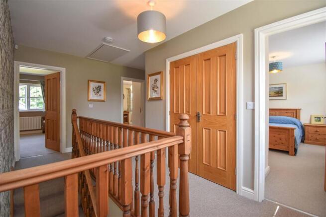 2 Goldington Drive Landing.jpg