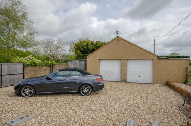 Garage-parking.jpg