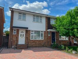 68, Fleetside, West Molesey KT8 2NG