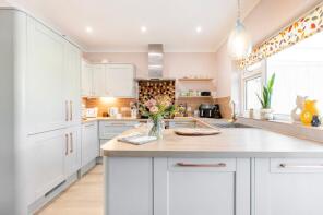 21, Tusting Close, Norwich NR7 8TD