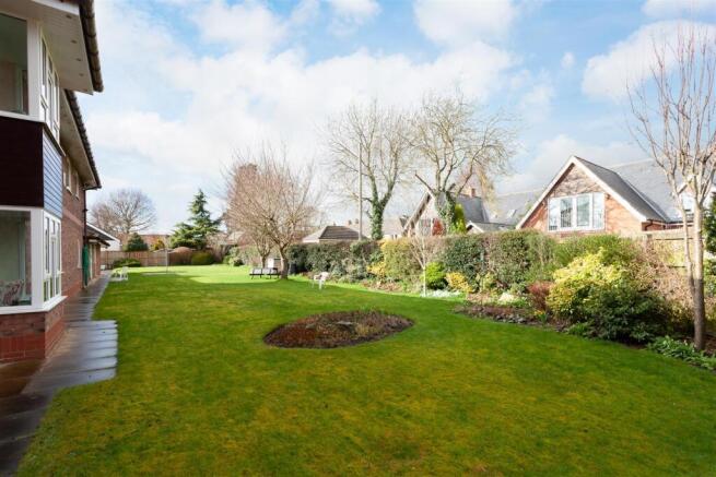 2 bed Retirement Property for sale Image 11