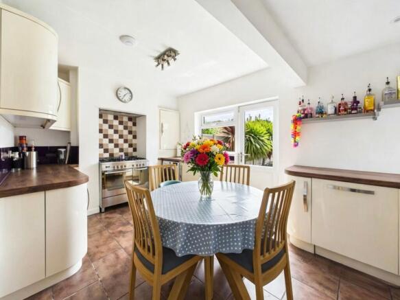 Dining kitchen