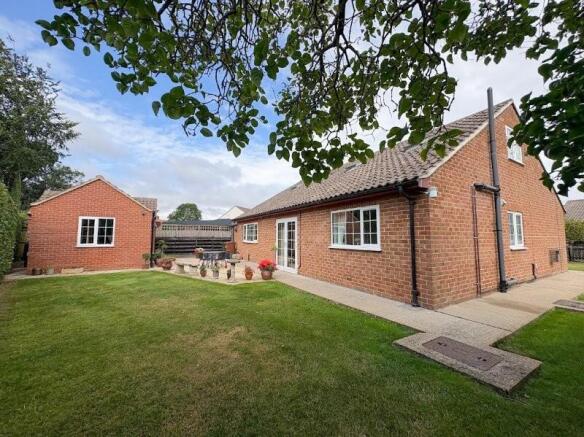 4 bed Detached for sale Image 7