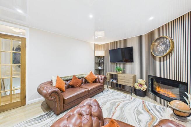 2 bed Apartment for sale Image 6