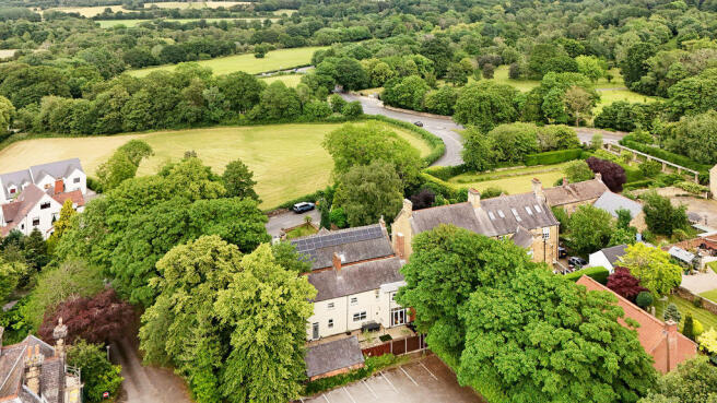 8 bed Detached for sale Image 4