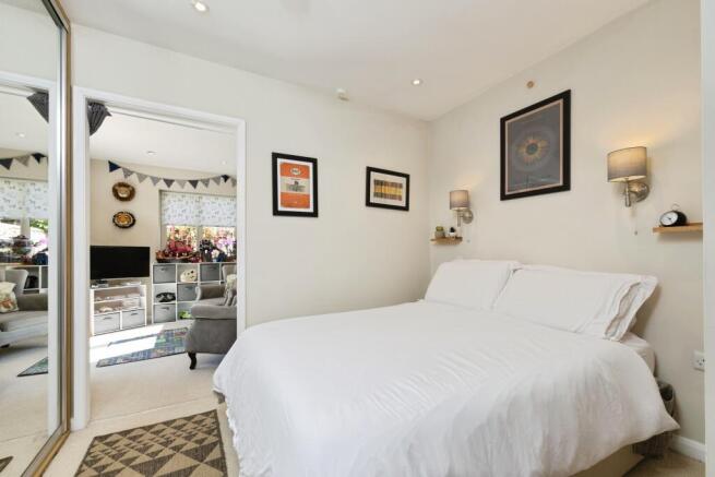 4 bed Detached for sale Image 10