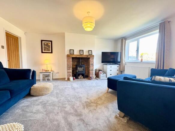 4 bed Detached for sale Image 6