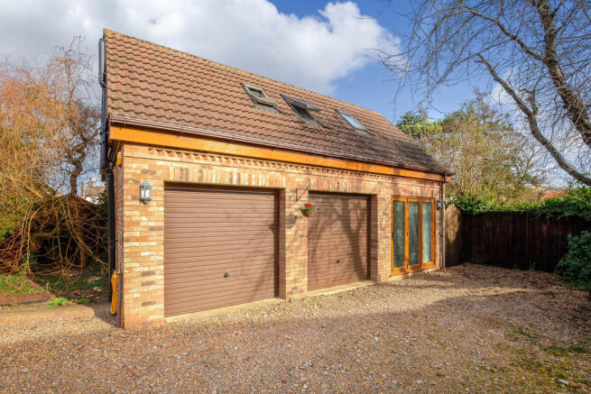 Double Garage/Ann...