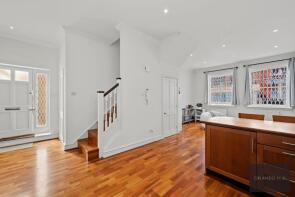 3, Pearson Mews, London SW4 6EL