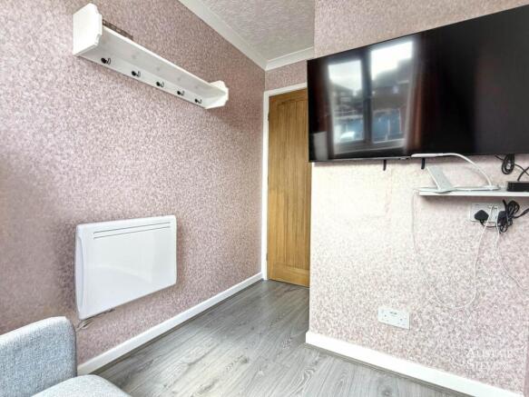 3 bed Semi-Detached for sale Image 12