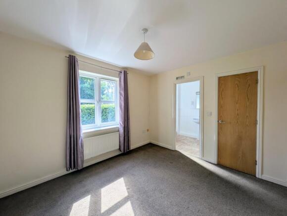 2 bed Flat to rent Image 8