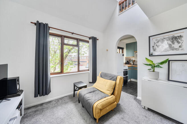 1439806-12-69d8d3...