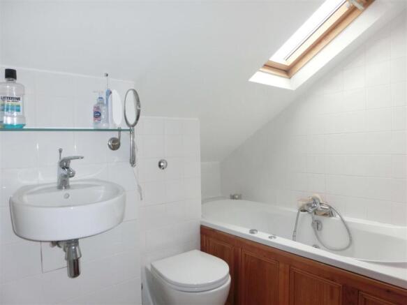 EN SUITE