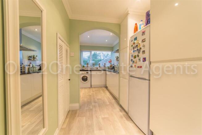 31 Radnor Way-8.jpg