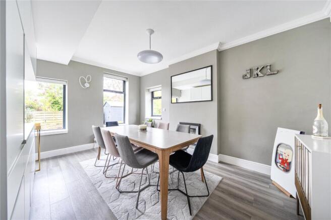 5 bed Detached for sale Image 4