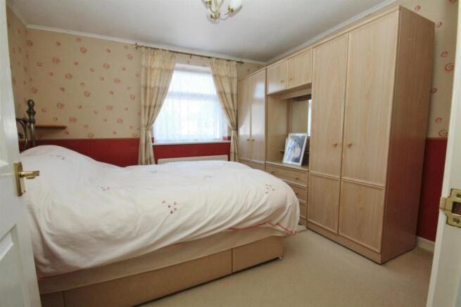 BEDROOM 2