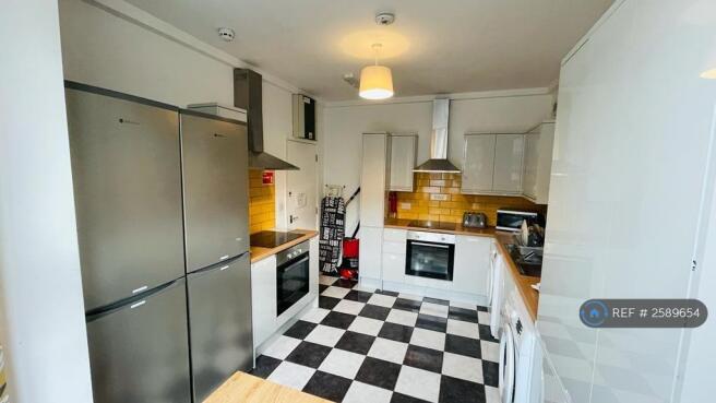 Shared Kitchen/Breakfast Room