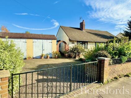 Plume Avenue, Colchester, CO3