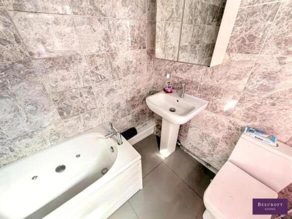 2 bed Terraced for sale Image 7