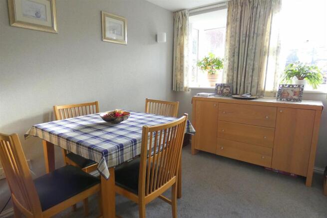 dining area 2.JPG