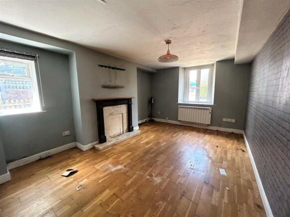 25a Semington Road - Living Room.jpg