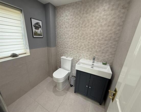 En-Suite A.JPG