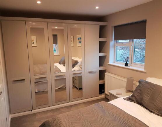 49 Oak Green Bed 2 .jpg