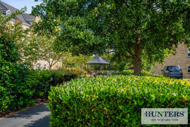 2 bed Apartment for sale Image 12