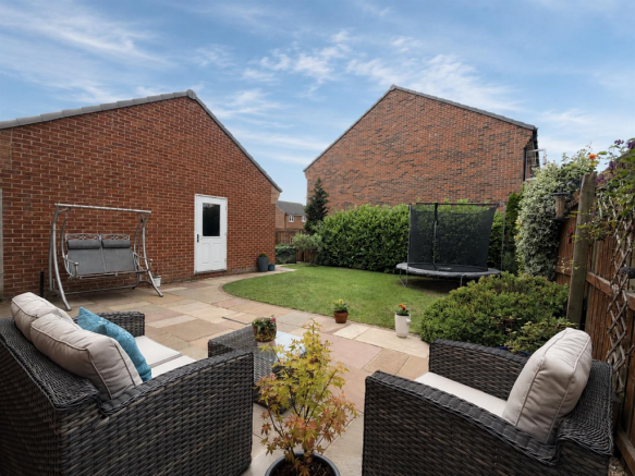 4 bed Detached for sale Image 12