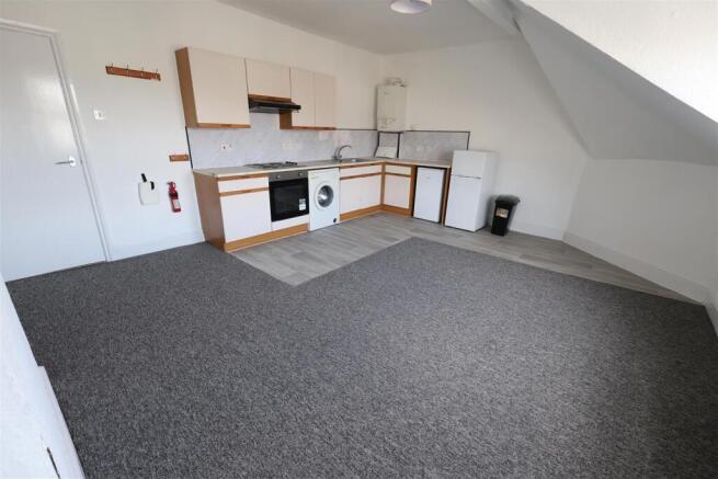 CR Kitchen Lounge i.JPG