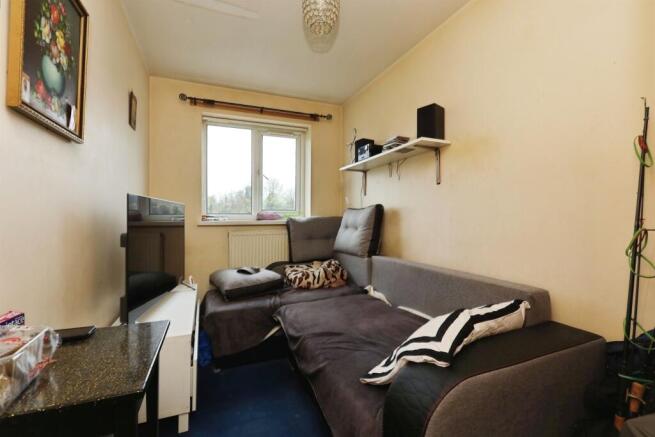 4 bed Semi-Detached for sale Image 7