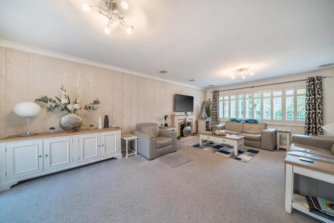 1430096-7-69b43be...