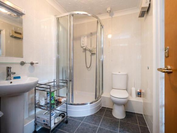 SHOWER ROOM