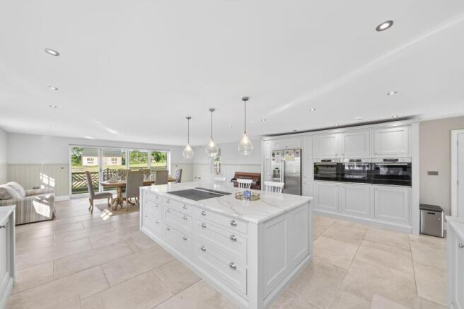4 bed Detached for sale Image 12