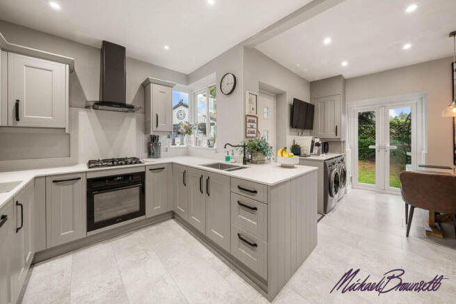 3 bed Semi-Detached for sale Image 12