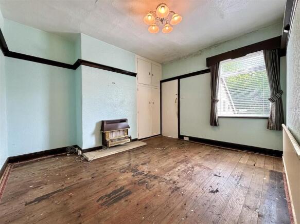 2 bed Semi-Detached Bungalow for sale Image 5