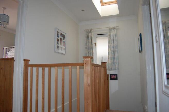 FIRST FLOOR GALLERIED LANDING