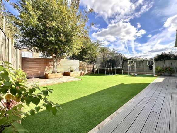 Low-Maintenance Garden 320