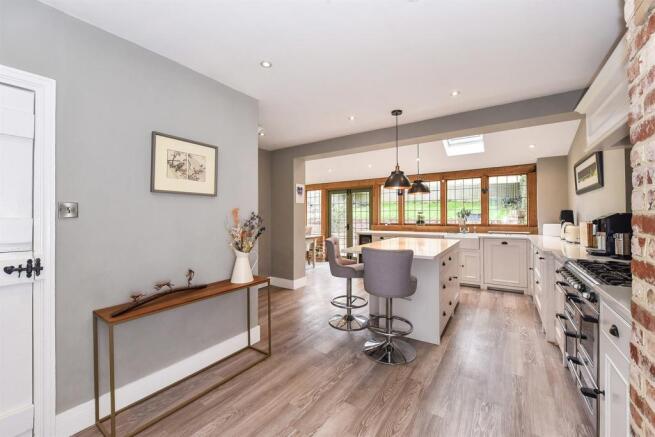 Kitchen/dining