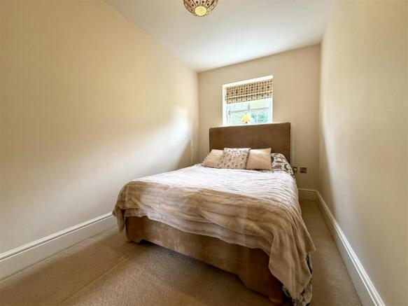 4 bed Town House for sale Image 11