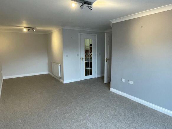 Living Room 3.jpg