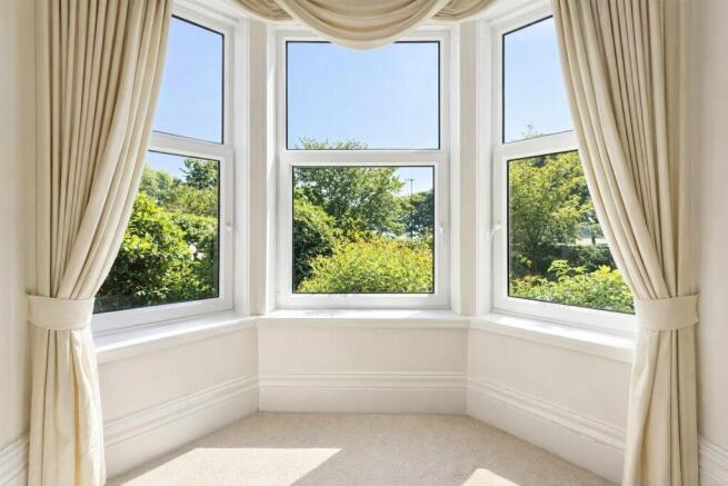 6 bed Semi-Detached for sale Image 6