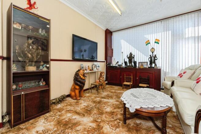 Baz House, High Street, Swanscombe, Kent photo 4