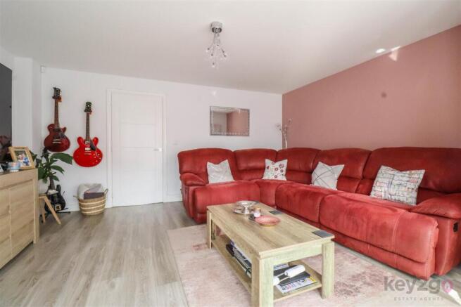 4 bed Semi-Detached for sale Image 6