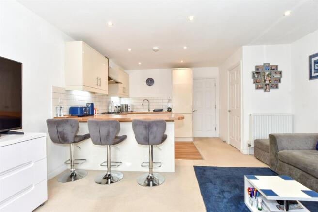 Lounge/Kitchen